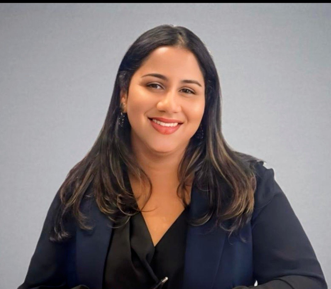 Denisse Guzmán — Agente Licenciada de Seguros de Vida, AD Advisors
